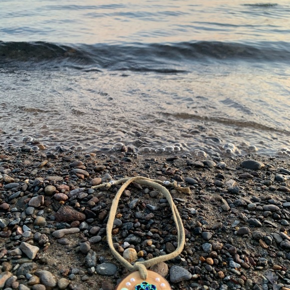 Flower, crystal, and wood pendant necklace - Picture 7 of 8